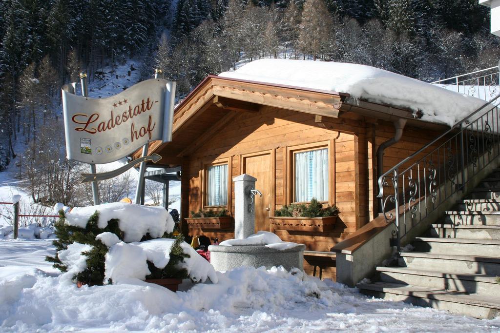 Готель Ladestatthof Нойштіфт-ім-Штубайталь Екстер'єр фото