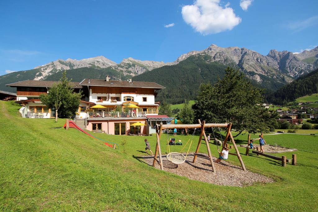 Готель Ladestatthof Нойштіфт-ім-Штубайталь Екстер'єр фото