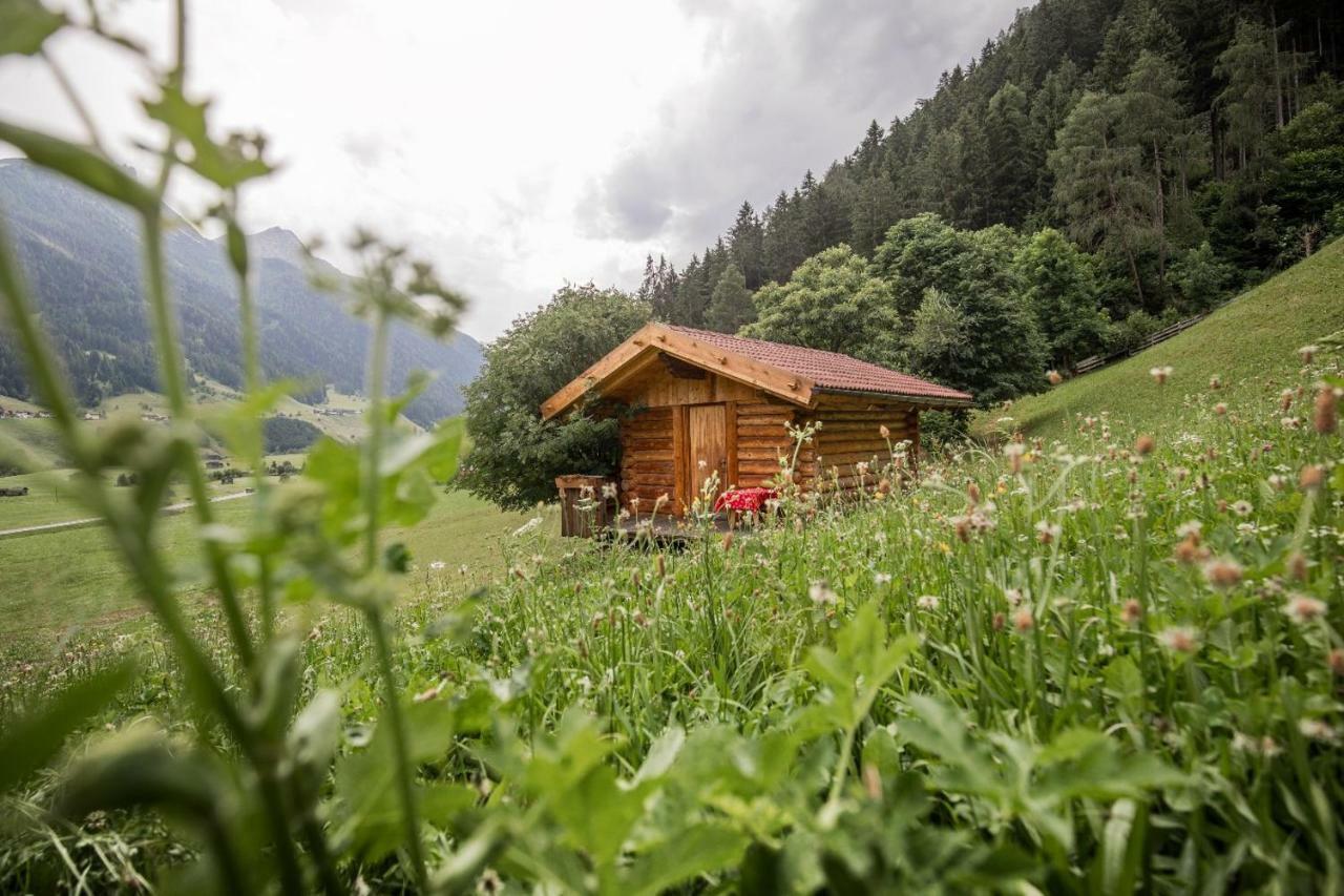 Готель Ladestatthof Нойштіфт-ім-Штубайталь Екстер'єр фото
